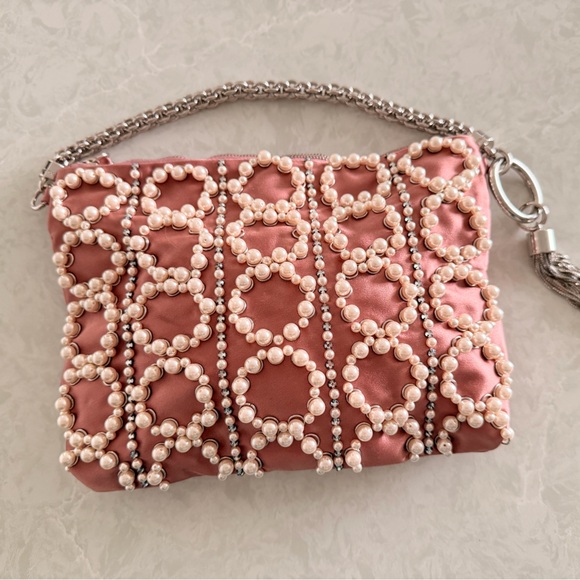 Jimmy Choo Dusty Pink Satin Pearl Embellished Callie Bag - Picture 4 of 8